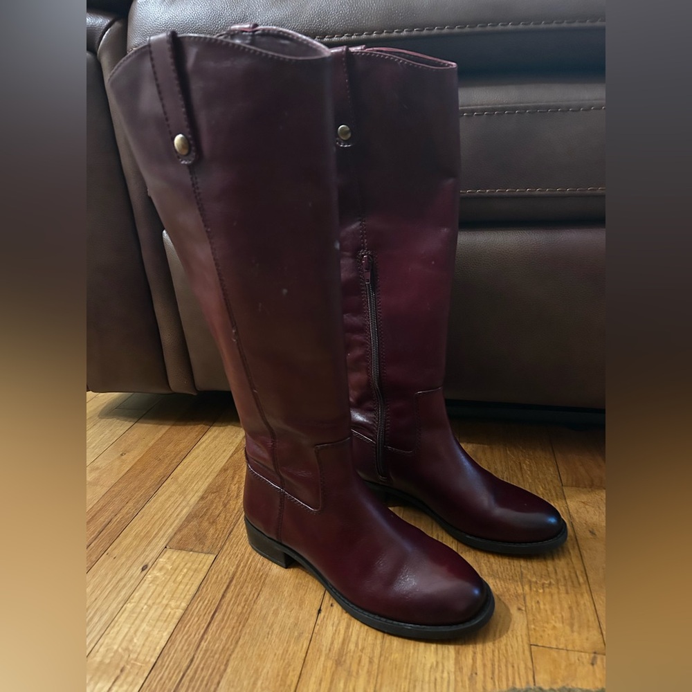 INC International Concepts Burgundy Riding Boots. 6M. Preowned. Great condition